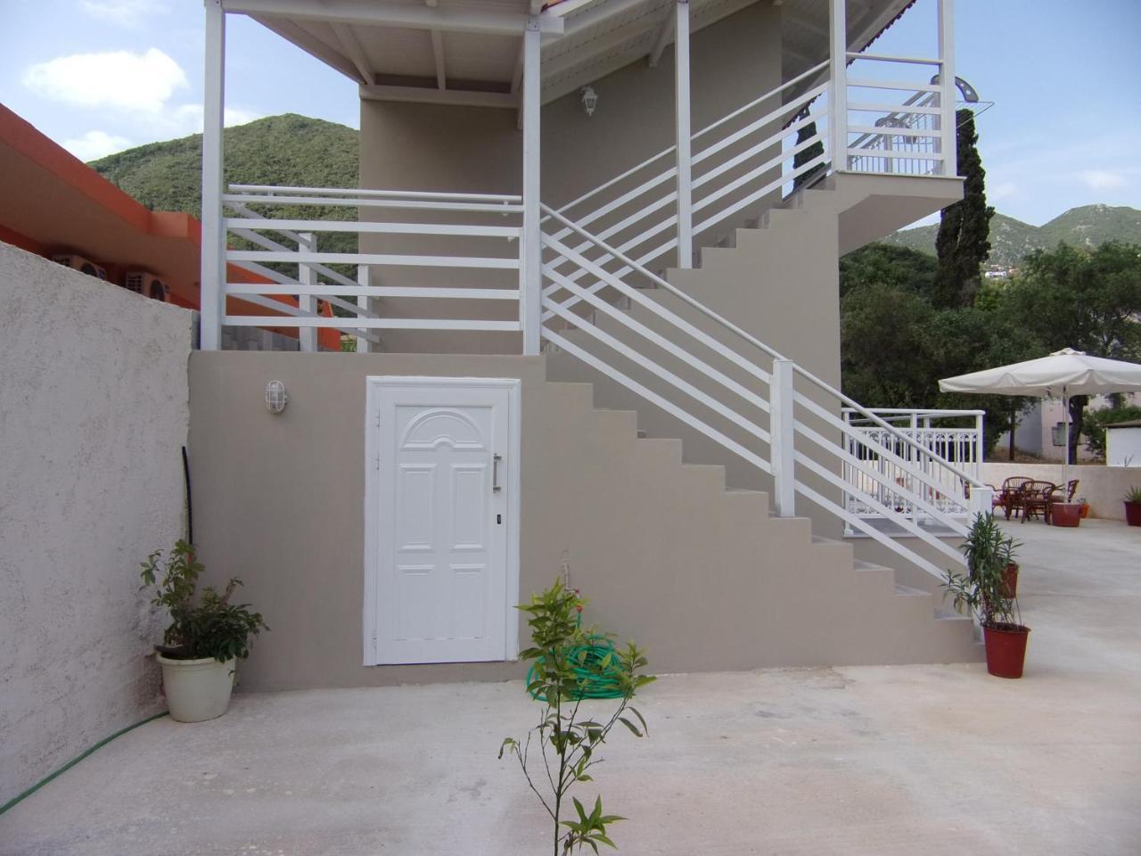 George Studios 1 Ypsos Dış mekan fotoğraf